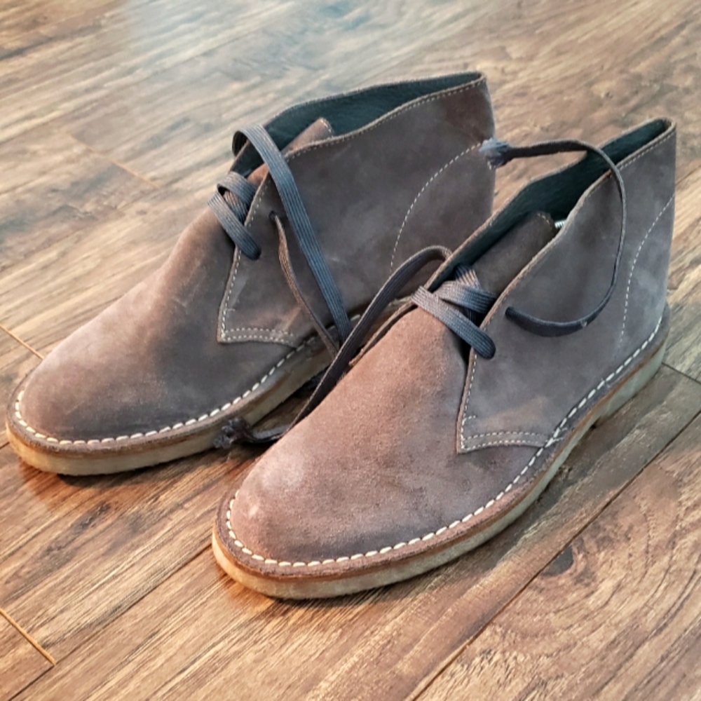Shoes mens. L'artigiano sorrentino. Suede leather